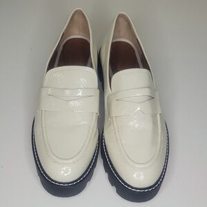 FRANCO SARTO Stylish White Loafers SIZE 9.5 beautiful shoes for ladies Moccasins